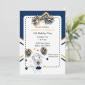 Cheerleader Birthday Party in Navy Blue & Gold Einladung (Stehend Vorderseite)