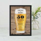 Cheers And Beers 50th Birthday Einladung (Stehend Vorderseite)