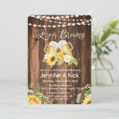 Cheers and Beers Rustic Couples Dusche Einladung (Stehend Vorderseite)