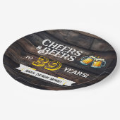 Cheers and Beers to 39 Years Rustic Birthday Pappteller (Schrägansicht)
