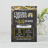 Cheers and Beers to 44 Years Backyard BBQ Birthday Einladung (Stehend Vorderseite)