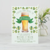 Cheers Beers Birthday St Patricks Party Einladung (Stehend Vorderseite)