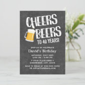 Cheers & Beers Geburtstagsparty Chalkboard Einladung (Stehend Vorderseite)