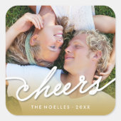 Cheers Calligraphy Script Gold Ombre Foto Holiday Quadratischer Aufkleber (Vorderseite)