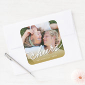 Cheers Calligraphy Script Gold Ombre Foto Holiday Quadratischer Aufkleber (Umschlag)