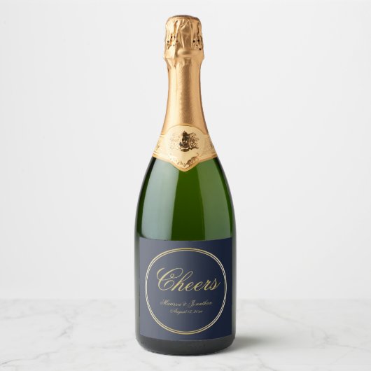 Cheers Elegant Blue Gold Calligraphy Wedding Schaumweinetikett (Vorderseite)