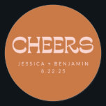Cheers Groovy Terracotta Individuellen Namens Wedd Runder Aufkleber<br><div class="desc">Personalisiert Cheers Groovy Pink und Terracotta Typografy Individuellen Namen Wedding Classic Round Sticker</div>