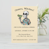 Cheers Hexes Halloween Skeleton Einladung (Stehend Vorderseite)