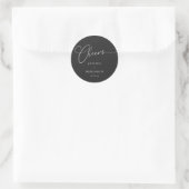 Cheers Minimal Black Script Elegant Wedding Favor Runder Aufkleber (Tasche)