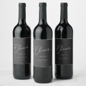 Cheers Minimal Black Script Elegant Wedding Favor Weinetikett (Flaschen)