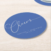 Cheers Minimal Blue Script Custom Wedding Runder Pappuntersetzer (Angewinkelt)