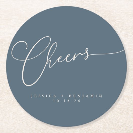 Cheers Minimal Dark Blue Script Custom Wedding Runder Pappuntersetzer (Vorderseite)