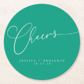 Cheers Minimal Emerald Script Custom Wedding Runder Pappuntersetzer (Vorderseite)