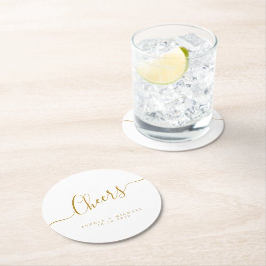 Cheers Minimal Gold Script Custom Wedding Runder Pappuntersetzer (Vor Ort)