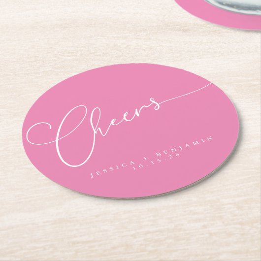 Cheers Minimal Pink White Script Custom Wedding Runder Pappuntersetzer (Angewinkelt)