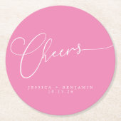 Cheers Minimal Pink White Script Custom Wedding Runder Pappuntersetzer (Vorderseite)