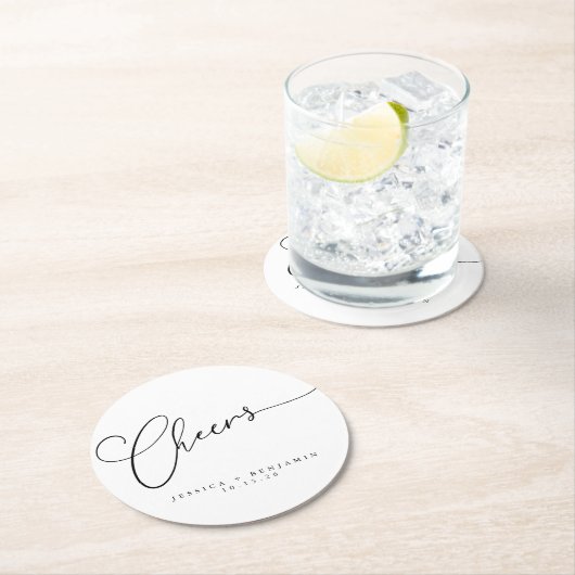 Cheers Minimal Schwarz-weiße Script Custom Wedding Runder Pappuntersetzer (Vor Ort)