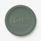 Cheers Minimalistische dunkle Sage Gold Custom Wed Pappteller (Vorderseite)