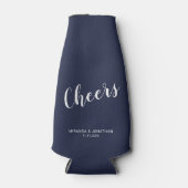 "Cheers" Modernes Script Navy Blue Flaschenkühler (Vorderseite)