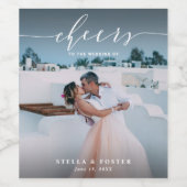 Cheers Stylish White Script Foto Wedding Weinetikett (Einzelnes Label)