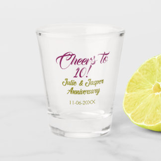 Cheers to 10th wedding anniversary mauve golden na schnapsglas