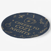 Cheers to Cozy Nights Paper Plate Pappteller (Schrägansicht)
