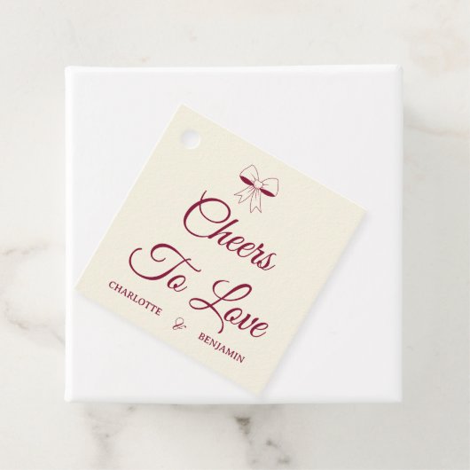 Cheers To Love Burgundy Script Ivory Bow Wedding Geschenkanhänger (Beispiel)