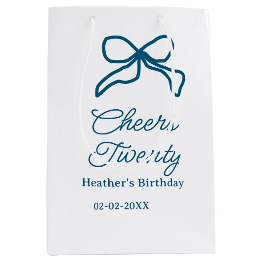 Cheers twenty blue birthday bow name date boho ret mittlere geschenktüte (Vorderseite)
