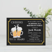 Cheers Überraschung 21. Geburtstag Party Einladung (Stehend Vorderseite)