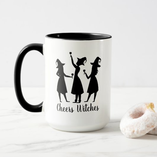 Cheers Witches Funny Halloween Tasse (Mit Donut)