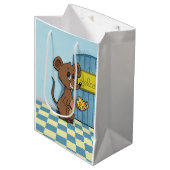 Cheesy Heart Mouse Mittlere Geschenktüte (Vorderseite Schrägansicht)