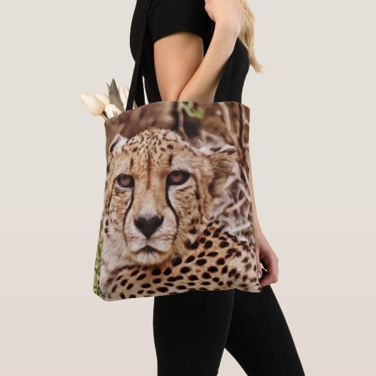 Cheetah Cat Mittlere große Tasche (Von Nahem)