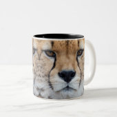 Cheetah face zweifarbige tasse (VorderseiteRechts)