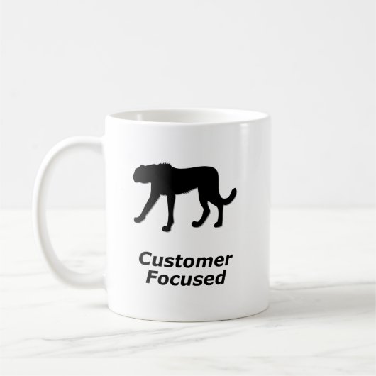 Cheetah-Kunde konzentriert Kaffeetasse (Links)