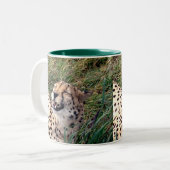 Cheetah mit einem riesigen Grinsen auf ihrem Gesic Zweifarbige Tasse (Vorderseite Links)