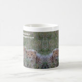 Cheetah mit Junges Tasse (Mittel)