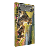 "Cheetah Mother and Cubs" Mini Klemmbrett (Schrägansicht)