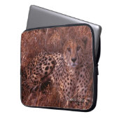 Cheetah Stare Laptopschutzhülle (Vorderseite Links)