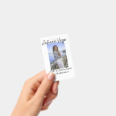 Chef der Geschäftsführerin, Chefin Instagram Handl Ausweis (Handheld)