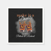 Chef macht es zu einem Whiskey Glass mit doppelter Serviette (Vorderseite)