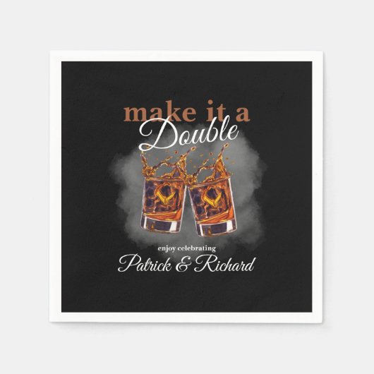 Chef macht es zu einem Whiskey Glass mit doppelter Serviette (Vorderseite)