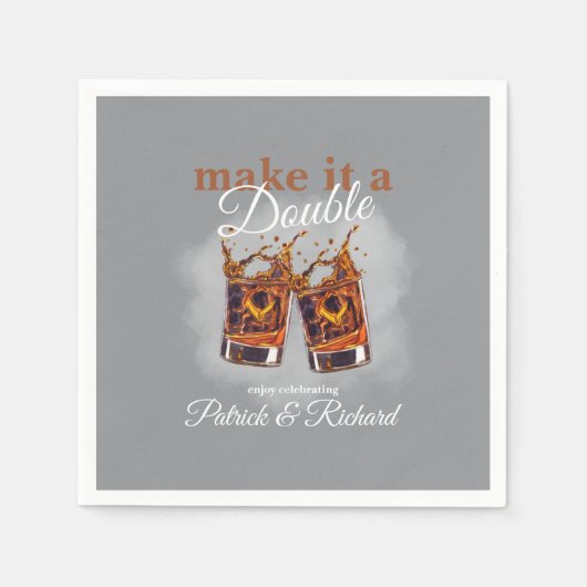 Chef macht es zu einem Whiskey Glass mit doppelter Serviette (Vorderseite)