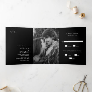 Chelsea Black Modern Wedding Dreifach Gefaltete Einladung