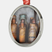 Chemist - Verschiedene Chemikalien Silbernes Ornament (Links)