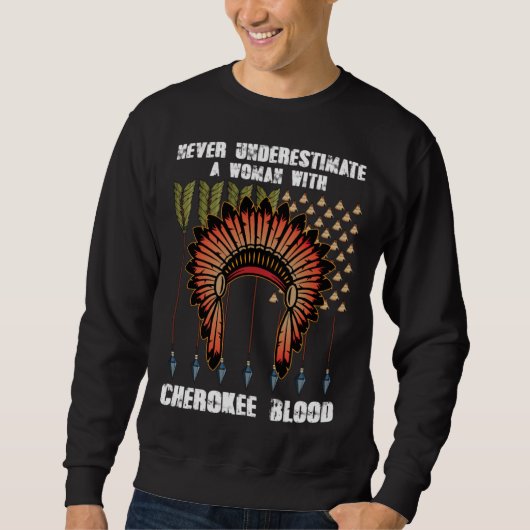 Cherokee Pride Feathers Native American Sweatshirt (Vorderseite)