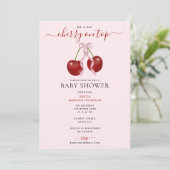 Cherry auf der neuesten Babydusche Pink Bow Girl Einladung (Stehend Vorderseite)