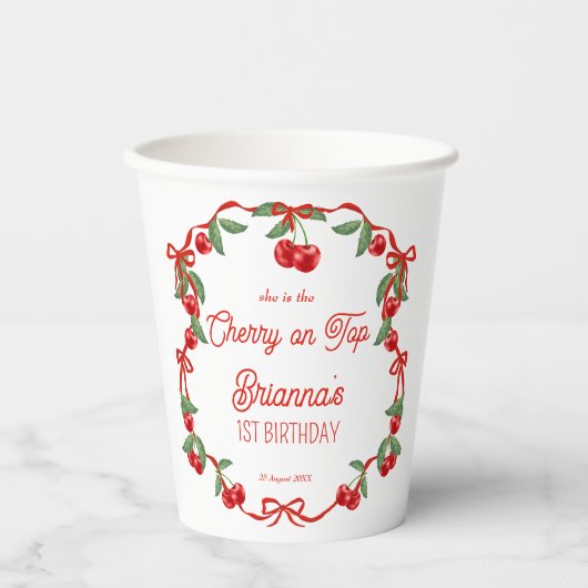 Cherry auf der obersten Schleife whimsical Geburts Pappbecher (Vorderseite)
