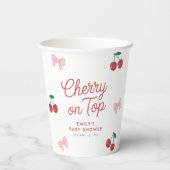 Cherry auf der Top Pink Bow Coquette Babydusche Pappbecher (Rückseite)