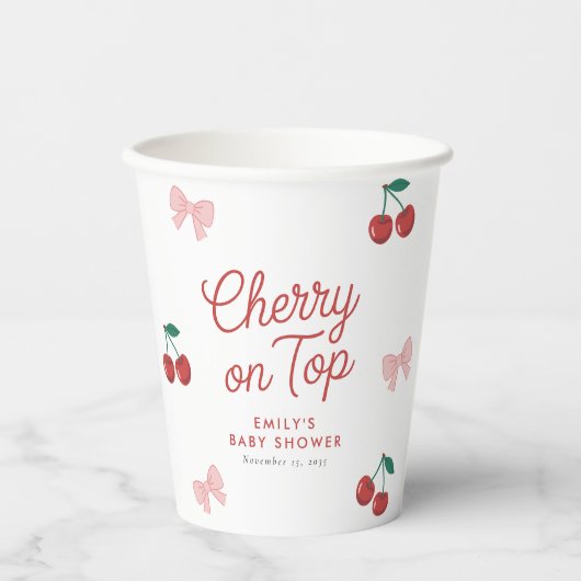 Cherry auf der Top Pink Bow Coquette Babydusche Pappbecher (Vorderseite)