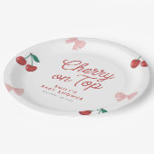 Cherry auf der Top Pink Bow Coquette Babydusche Pappteller (Schrägansicht)